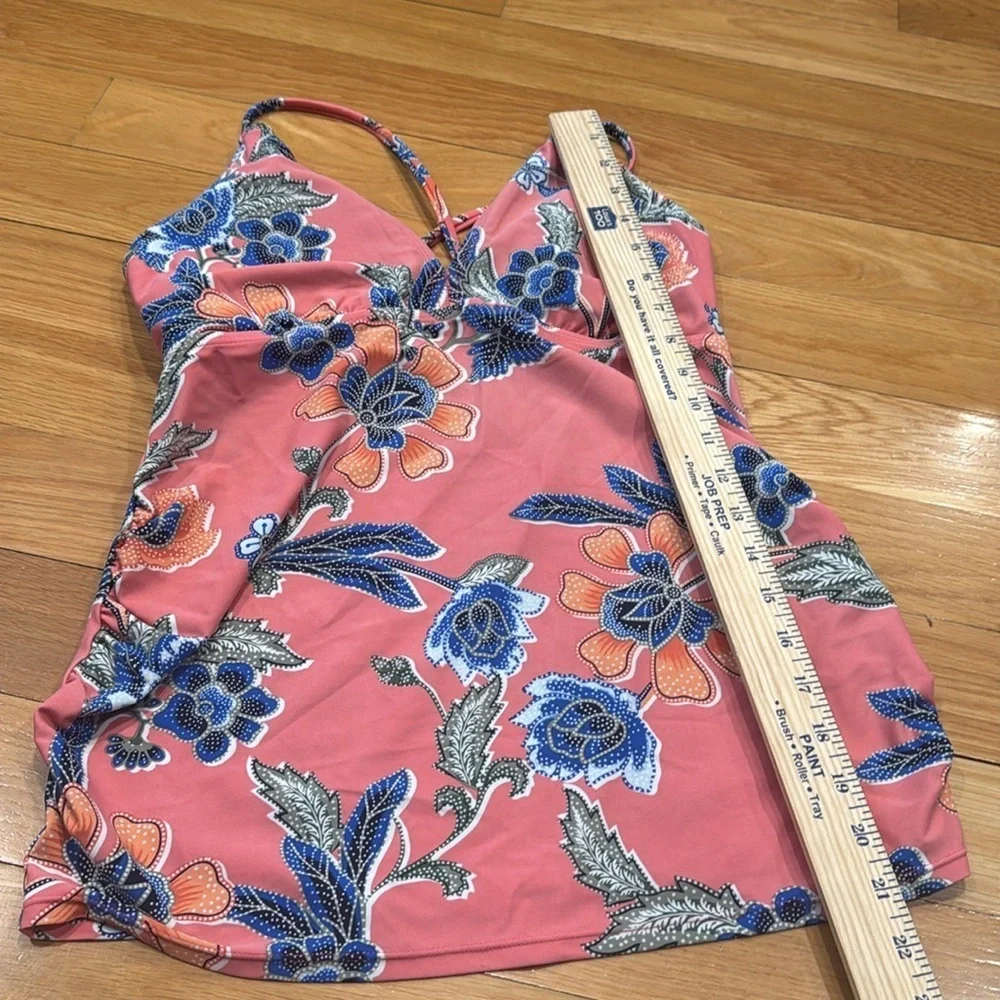Beach Bump by motherhood maternity floral tankini top size medium.